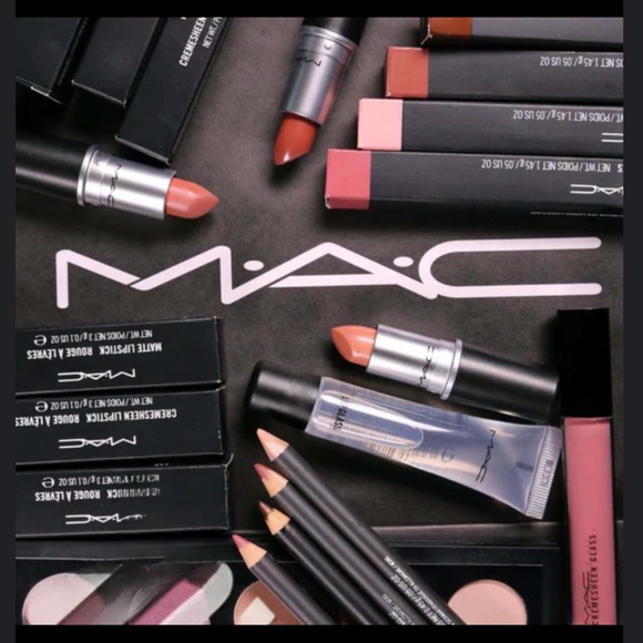 MAC Cosmetics HUGE Bundle !!! - Picture 1 of 8